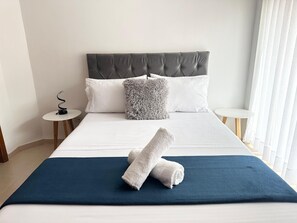 4 室のベッドルーム、アイロン / アイロン台、WiFi (無料)、ベッドシーツ