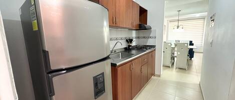 Micro-ondes, plaque de cuisson, cafetière/bouilloire