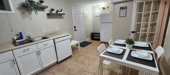 Cozy Basement Suite – Private 1-Bedroom with Full Kitchen