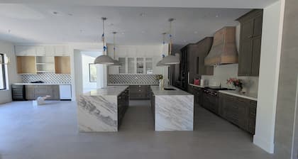 Marvelous 5-bedroom villa with AC in Lafayette