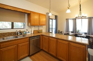 Electric kettle - The Mountain House (Big Bear City)
