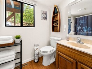 Bathroom - The Mountain House (Big Bear City)