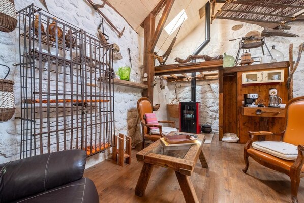 المنشأة من الداخل