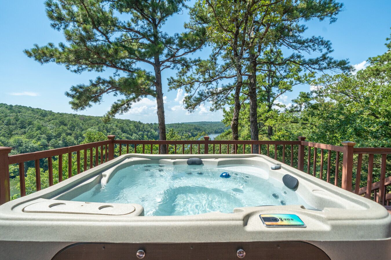 Tina de hidromasaje al aire libre