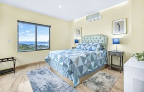 3 bedrooms, iron/ironing board, free WiFi, bed sheets - Stunning top-floor Condo with city and ocean views that take your breath away (La Paz)