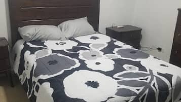 3 bedrooms, travel cot, free WiFi, bed sheets