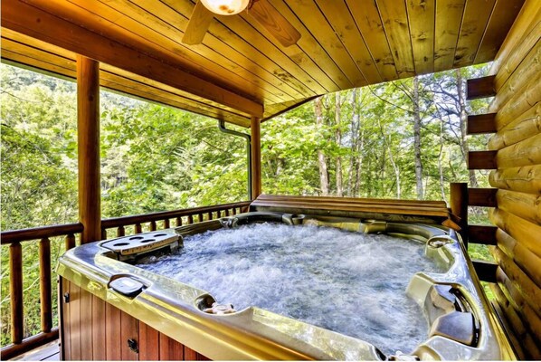 Bain à remous extérieur