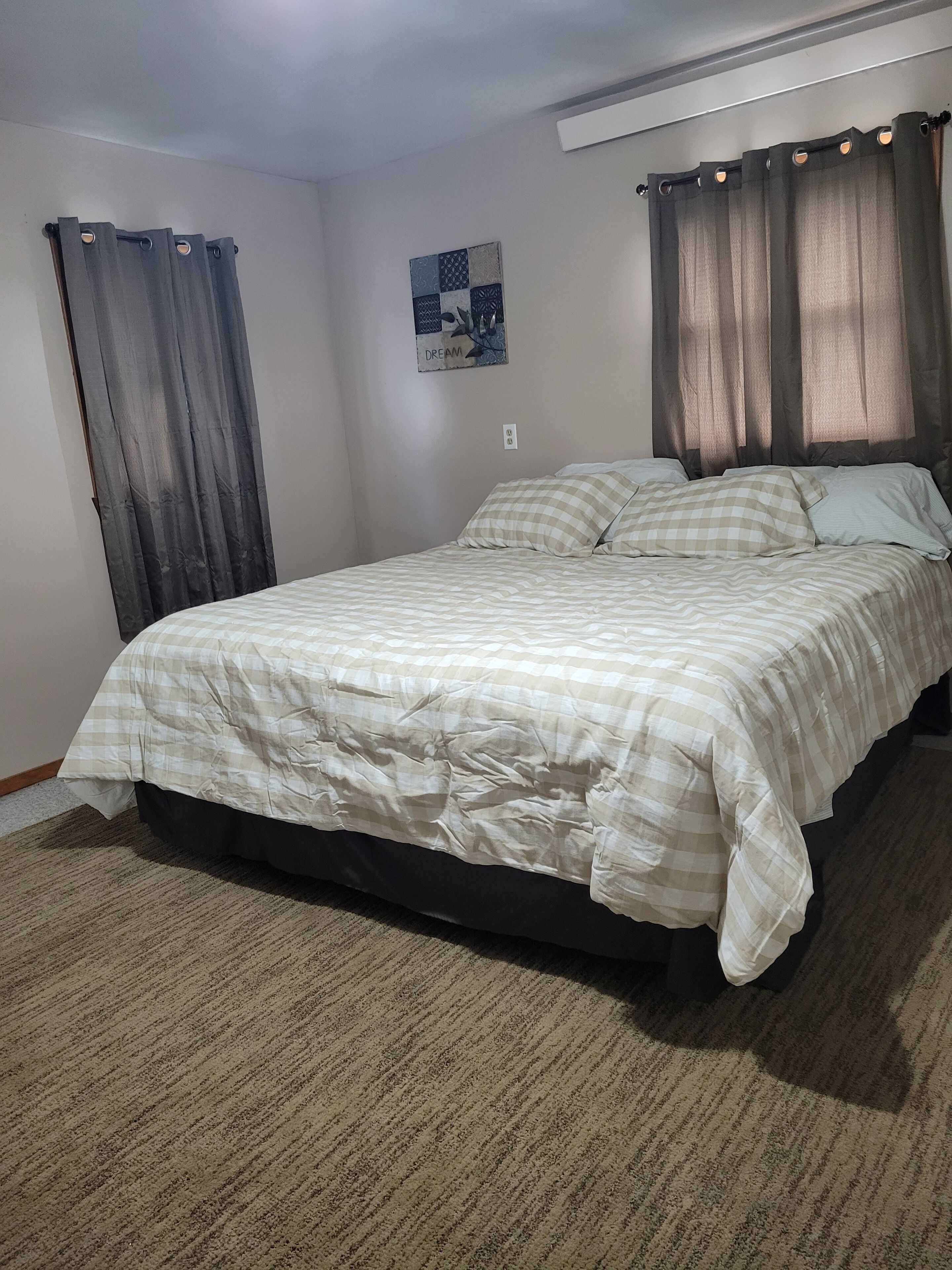 3 多间卧室、熨斗/熨衣板、WiFi、床单