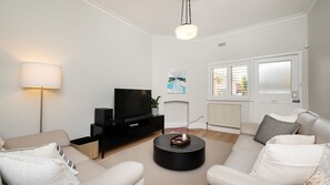 Smart TV - Brightside Belle - St Kilda East (Saint Kilda East)