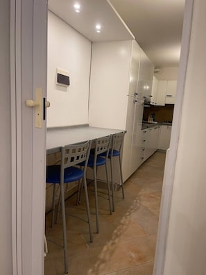 Apartamento, 1 quarto, acessível | Cozinha privada