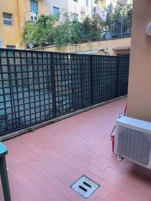 Apartment, 1 Bedroom, Accessible | Property grounds
