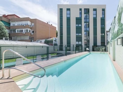 Aurora Stays by Charming II, Apartment for 4 with free parking