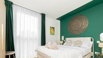 1 habitación, tabla de planchar con plancha, internet y ropa de cama