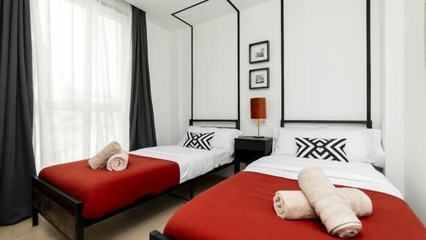 1 chambre, fer et planche à repasser, accès Internet, draps fournis