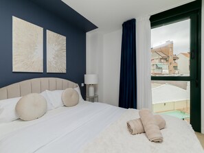 1 slaapkamer, een strijkplank/strijkijzer, internet, beddengoed