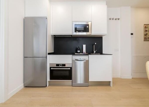 Fridge, microwave, oven, dishwasher