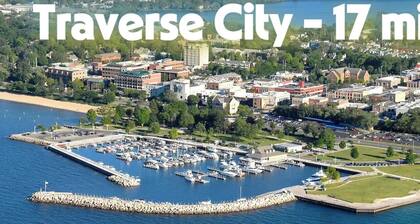 Large Ranch Home in the Heart of Leelanau County - Fenced Yard+Air Conditioning