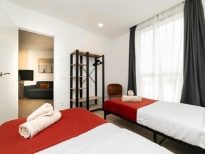 1 chambre, fer et planche à repasser, accès Internet, draps fournis