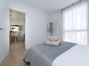 1 habitación, tabla de planchar con plancha, internet y ropa de cama 