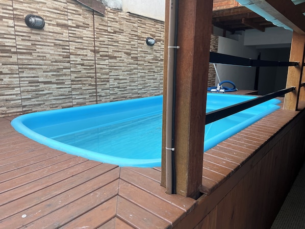 Indoor spa tub