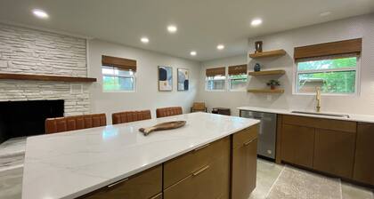 Charming Midcentury Lake House