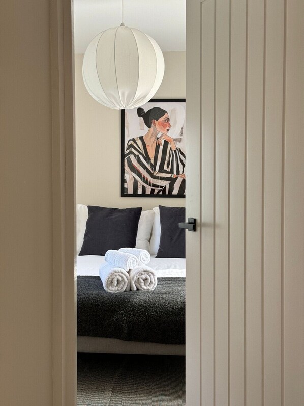 4 chambres, fer et planche à repasser, Wi-Fi, draps fournis