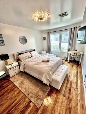 4 bedrooms, iron/ironing board, free WiFi, bed sheets