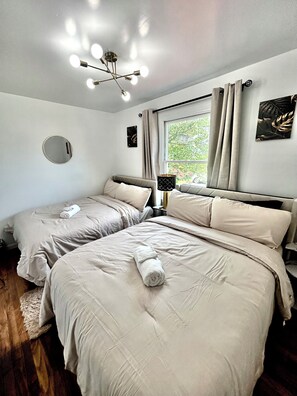 4 bedrooms, iron/ironing board, free WiFi, bed sheets