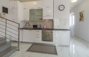 Kühlschrank, Ofen, Herdplatte, Geschirrspüler