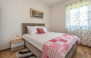 2 室のベッドルーム、WiFi (無料)