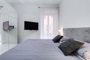 2 habitaciones, tabla de planchar con plancha, wifi y ropa de cama 