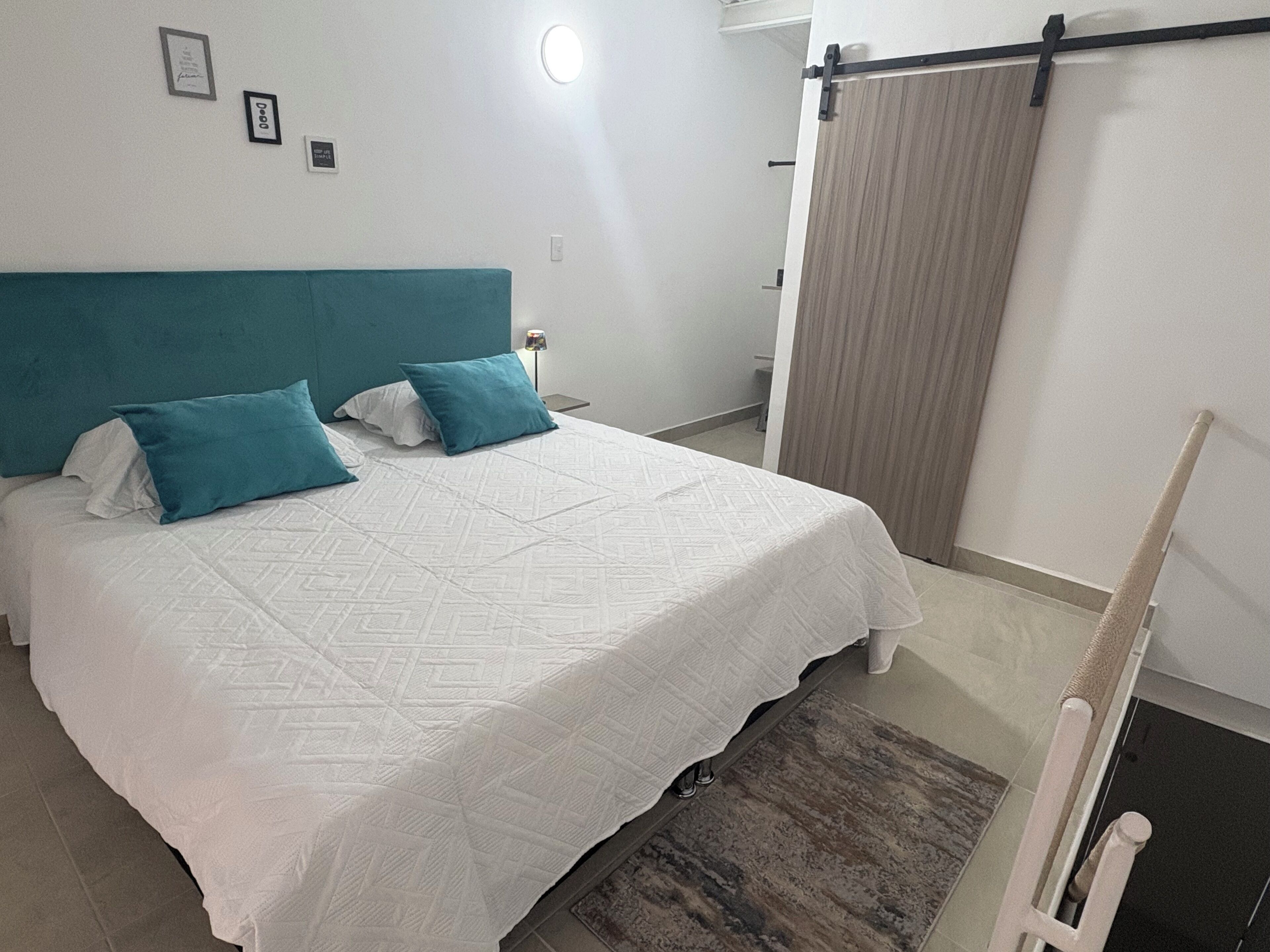 2 室のベッドルーム、WiFi、ベッドシーツ