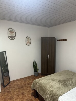 1 bedroom, WiFi, bed sheets