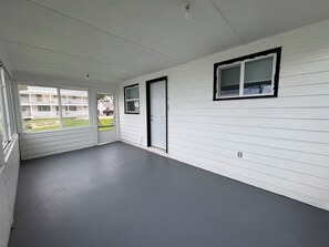 Interior - Lake Breeze Cottage at GOTL (Geneva)