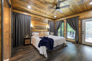 4 bedrooms, iron/ironing board, travel cot, free WiFi - New - Revel in the Woods • Heated Pool • Forest Views • Outdoor Cinema •Golf (Broken Bow)