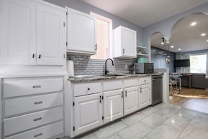 Micro-ondas, fogão, cooktop, lava-louças
