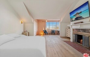 3 室のベッドルーム、デスク、アイロン / アイロン台、WiFi (無料)