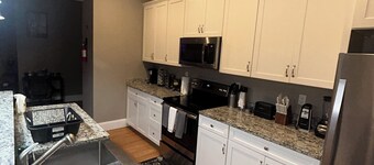 Pleasant apartment with AC in Baltimore