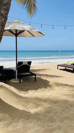 Playa privada, arena blanca