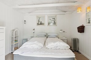 4 bedrooms, free WiFi, wheelchair access - Peace nature sheltered and view over the fjord (Hurup Thy)