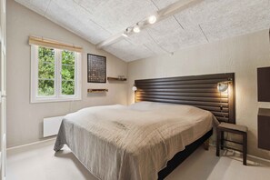 4 bedrooms, free WiFi, wheelchair access