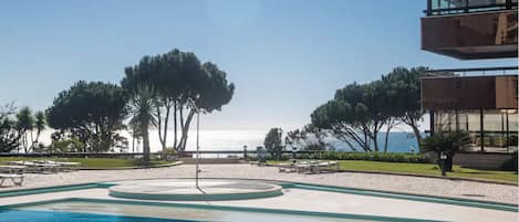 Piscina interna, piscina externa