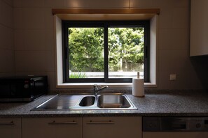 Mikrowelle, Ofen, Herdplatte, Geschirrspüler