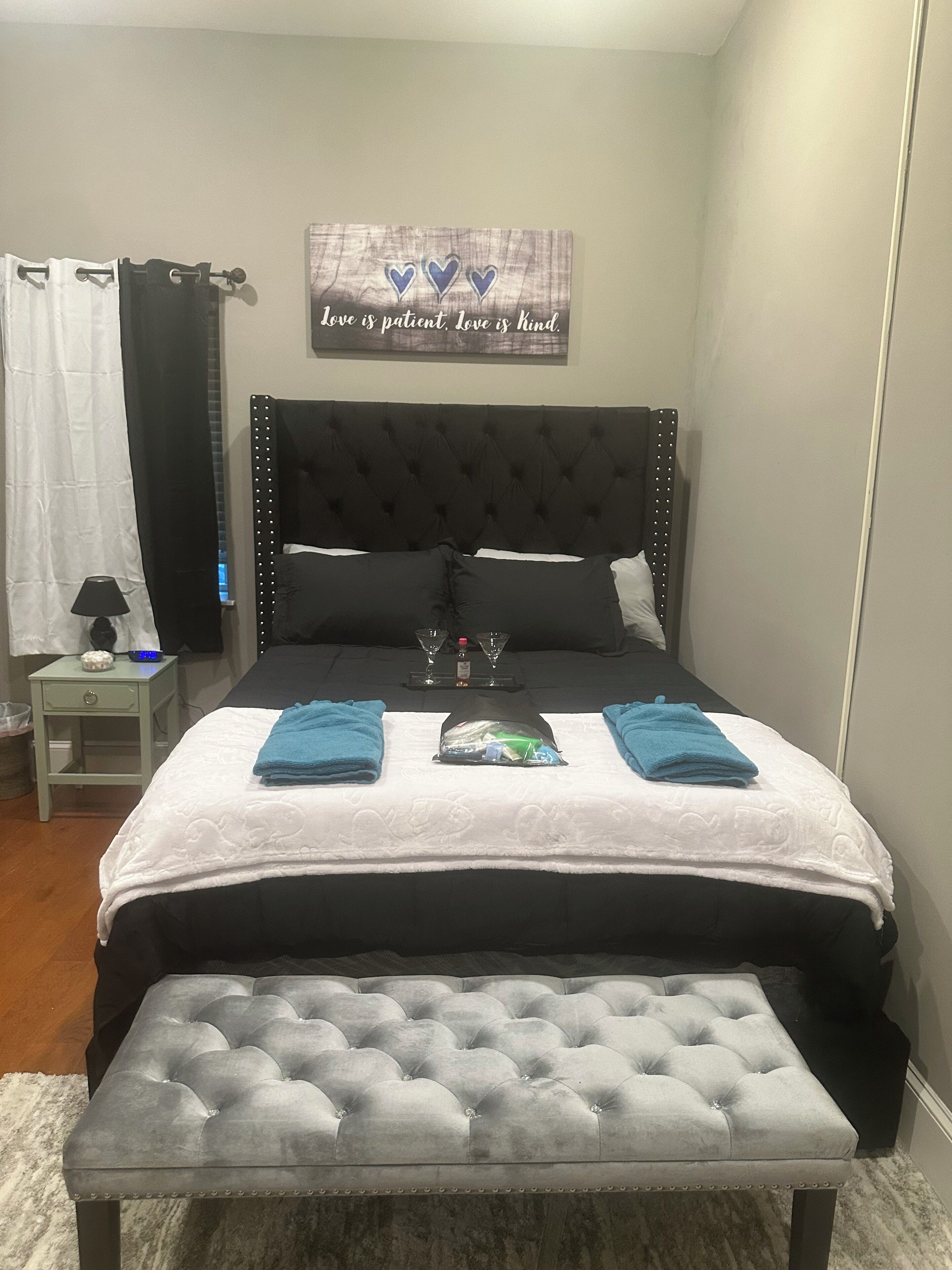 1 غرفة نوم ومكواة/لوح كي وواي فاي وملاءات أسرّة