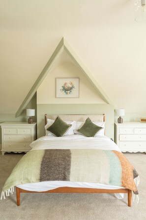Superior tweepersoonskamer, 1 kingsize bed | Verduisterende gordijnen, een strijkplank/strijkijzer, gratis wifi