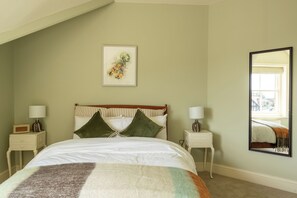 Classic Double Room, 1 Double Bed | Blackout drapes, iron/ironing board, free WiFi