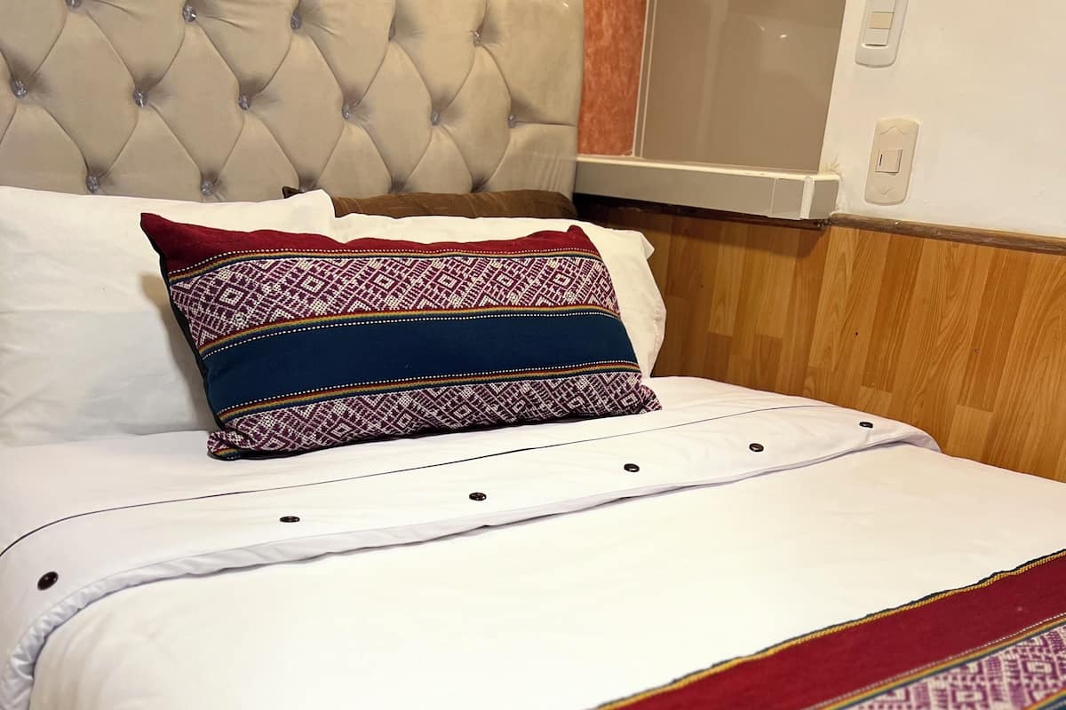 Basic Room, 1 Double Bed | In-room safe, iron/ironing board, free WiFi, bed sheets