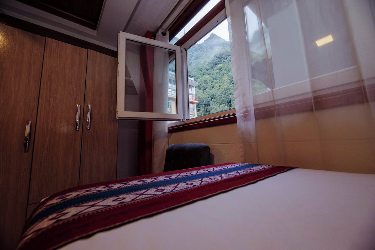 Dobbeltrom – superior, 1 dobbeltseng, fjellutsikt | Safe på rommet, strykejern/-brett, wi-fi (inkludert) og sengetøy