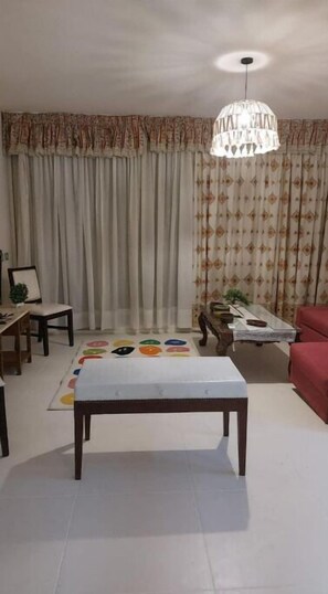 TV - Big Apartment Swimmable Lakefrnt (El Dabaa)