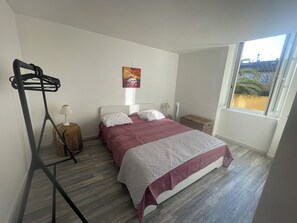 2 bedrooms
